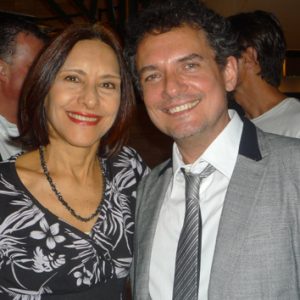 ANNAMARIA DIAS E O DIRETOR JOÃO FALCÃO.