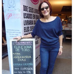 ANNAMARIA DIAS NO LANÇAMENTO DE SEU LIVRO ELA É A DONA DE TUDO NA LIVRARIA CULTURA JARDINS