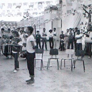 APRESENTAÇÃO TEATRAL NO PÁTIO DA FEBEM